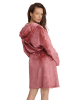 [removal.ai]_540d96b7-504f-4871-a0b0-4ef07407cc76-szlafrok-damski-henderson-glossy-41066-36x-4.png