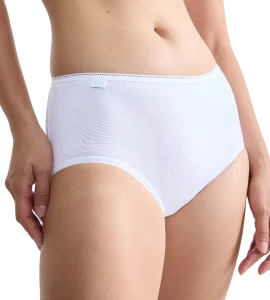 03_White